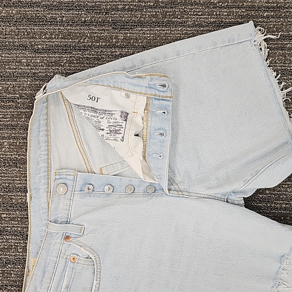 Levi's light blue stretch denim shorts . 501 . Size 27 - Picture 5 of 9